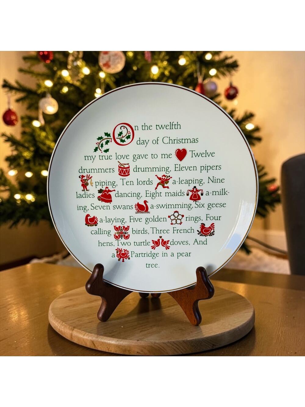 VINTAGE 12 Twelve Days of Christmas Xmas Decorative Plate by Crowning Touch